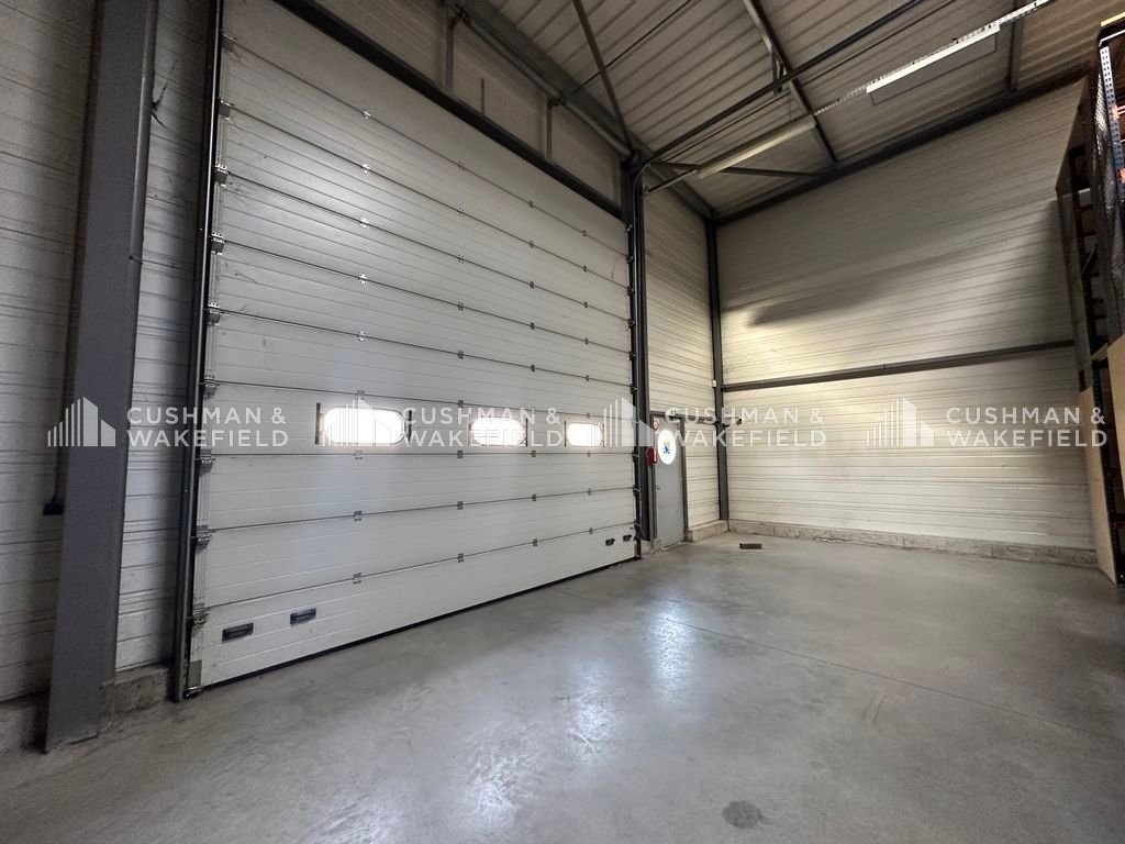 Location activités 360 m² non divisibles