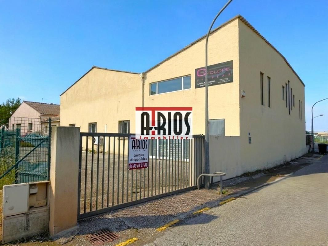 Location entrepôts 555 m² non divisibles