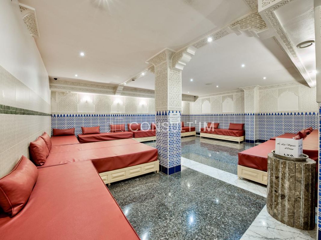 Location local commercial 289 m² non divisibles