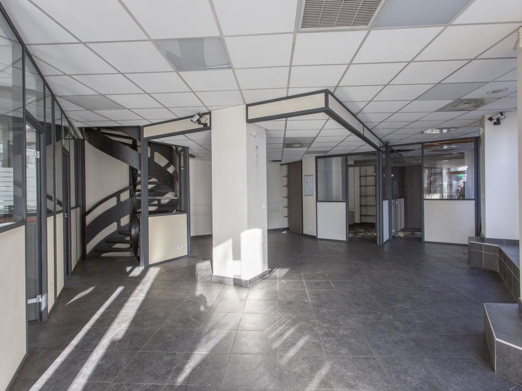 Vente local commercial 100 m² non divisibles