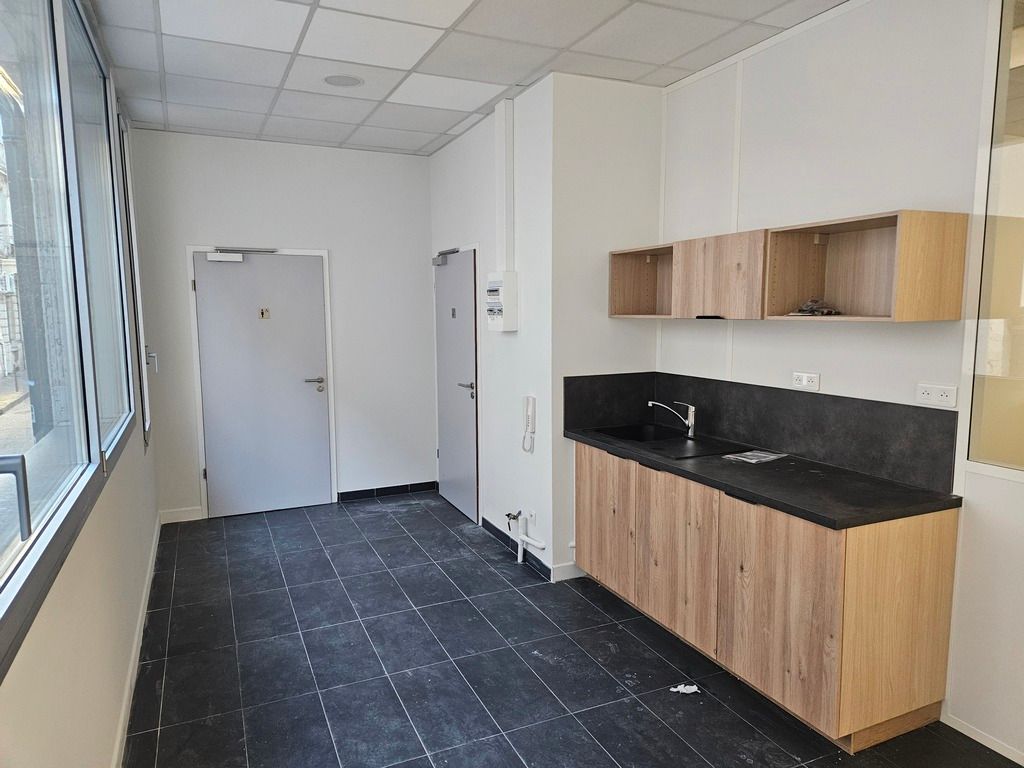 Location bureaux 126 m² à AGEN