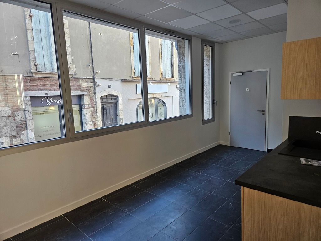 LOCATION ENSEMBLE DE BUREAUX A AGEN