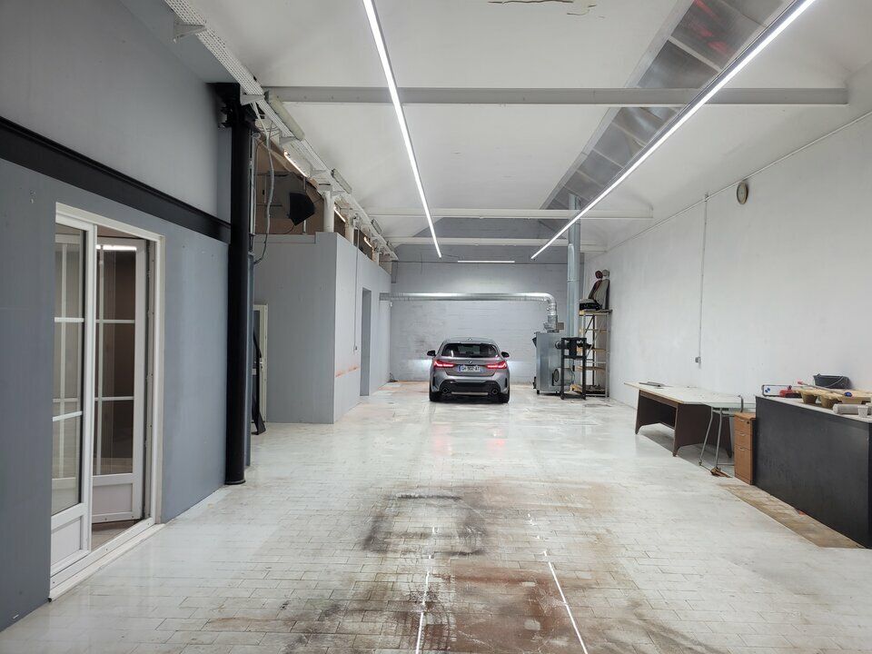 Location local d''activites 245 m² non divisibles