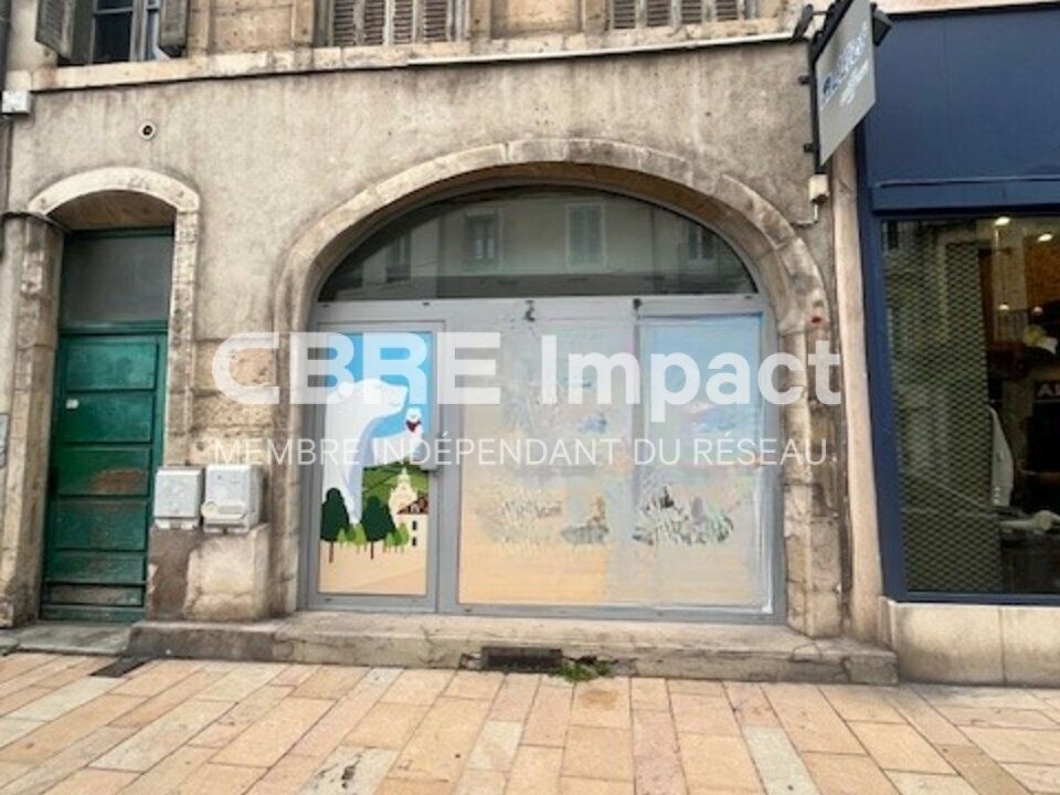 Location local commercial 46 m² non divisibles