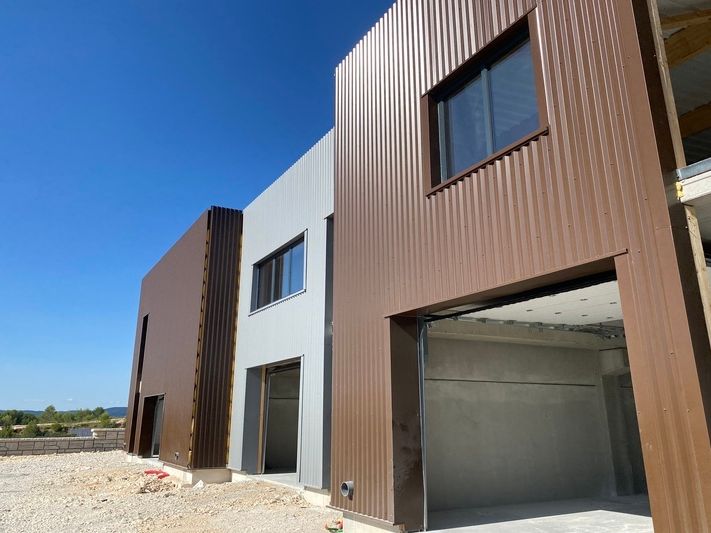 Locaux d'activité neufs à louer Vailhauquès