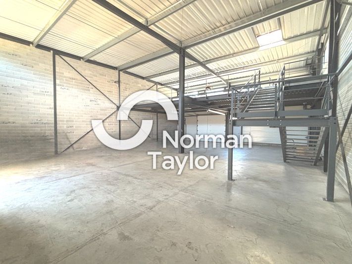 Location local d''activites 273 m² non divisibles