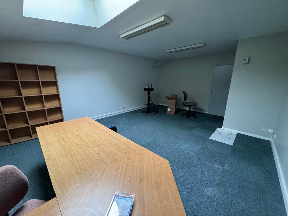 TOURS SUD JOUE - BUREAUX A LOUER 29 M² FACILITE DE STATIONNEMENT - PROXIMITE A10