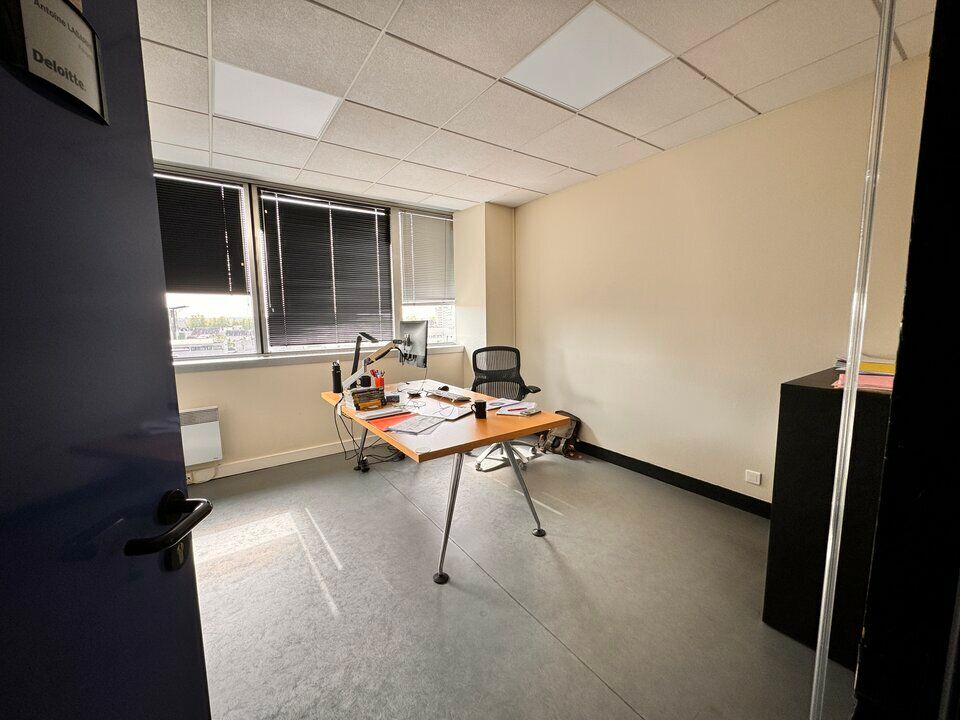 TOURS CENTRE - QUARTIER GARE - A LOUER BUREAUX DE 537 M² AU 7EME ETAGE - 10 PARKINGS