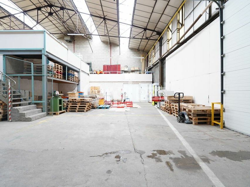 LOCAL D'ACTIVITE A VENDRE OU A LOUER - 920 m² - VILLEFRANCHE SUR SAONE