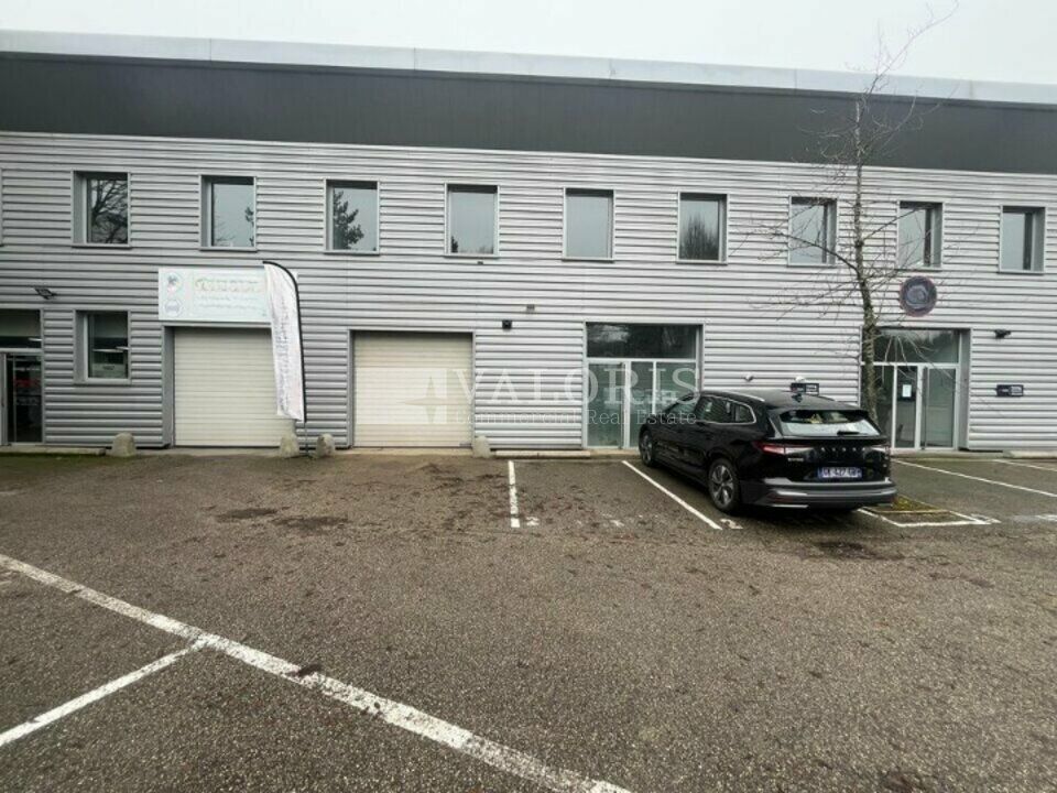 Valoris Real Estate vous propose à la location deux lots au sein d'un parc d'activités au cœur de la Techlid à Dardilly.