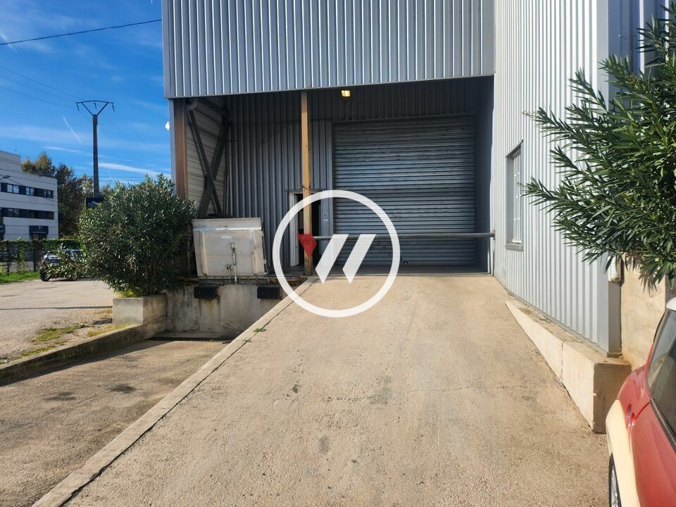 LOCAL D'ACTIVITE EXCELLENTE VISIBILITE