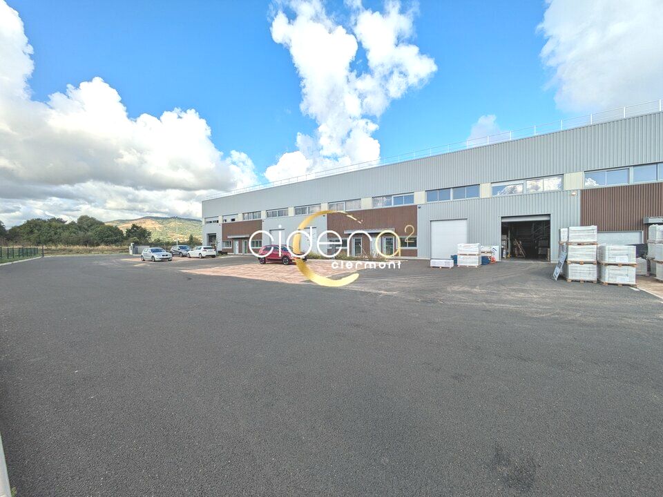 Location local d''activites 1680 m² divisibles à partir de 392 m²