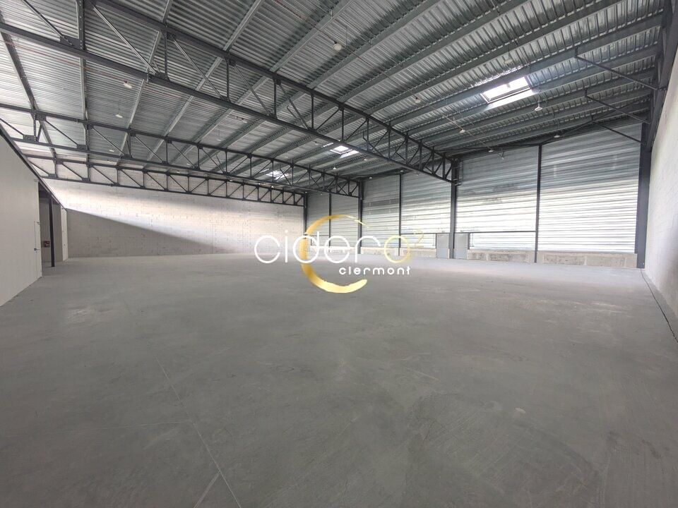 A louer local d'activité 1190m² divisibles en 4 - Cournon d'Auvergne