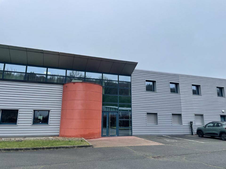 Location local d''activites 400 m² non divisibles