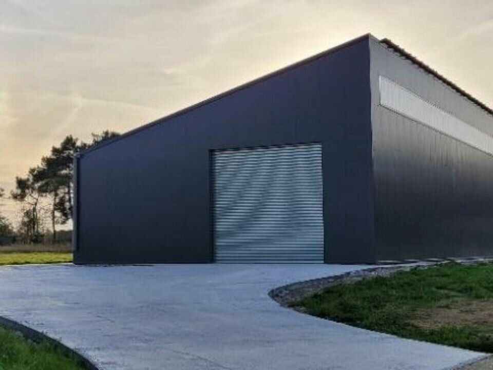 Location local d''activites 500 m² non divisibles