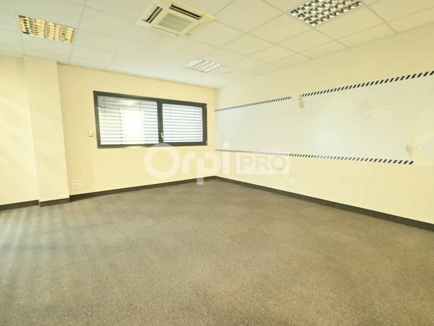 BUREAUX A LOUER - 764 m² - MONTCEAU LES MINES