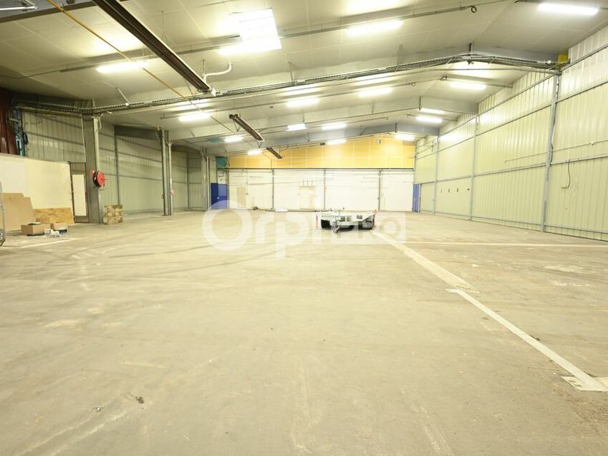 ENTREPOT A LOUER - 723 m² - LE CREUSOT