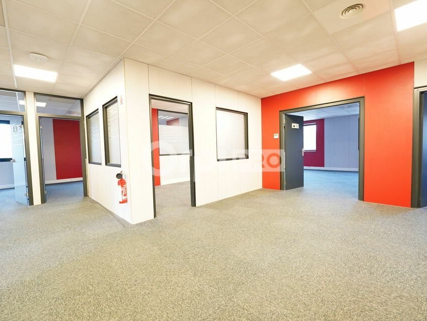 Location bureaux 210 m² non divisibles