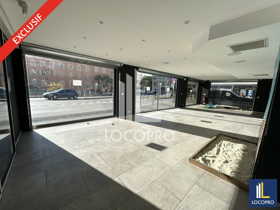 A LOUER - LOCAL COMMERCIAL - 390 M2 - CANNES