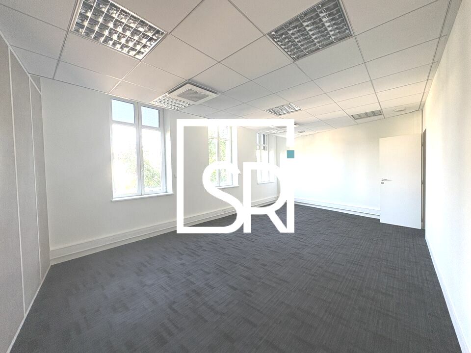 Location bureaux 296 m² non divisibles