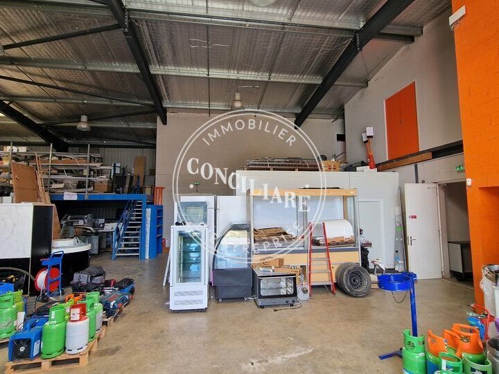 Location local d''activites 1200 m² non divisibles