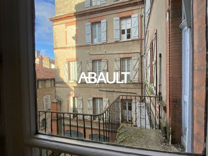 A LOUER BUREAUX D'ENVIRON 260 M² PREMIER ETAGE AVEC ASCENSEUR TOULOUSE CENTRE 