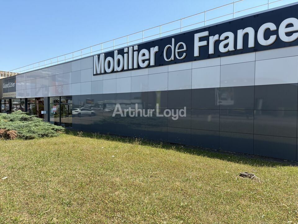 Location local commercial 800 m² non divisibles