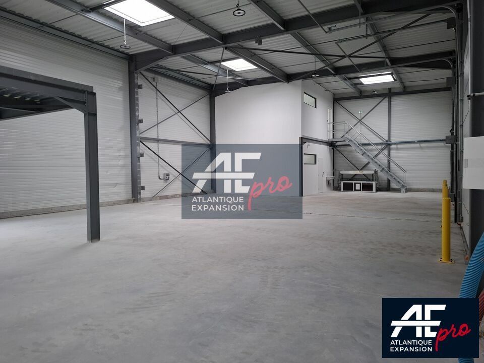 Bâtiment de 363 m2 pour stockage et/ou activité à vendre au coeur de la zone de brais à SAINT-NAZAIRE par Atlantique Expansion Pro