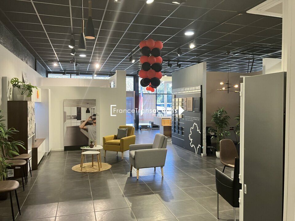 A LOUER 480 M² PORTET S/ GARONNE 