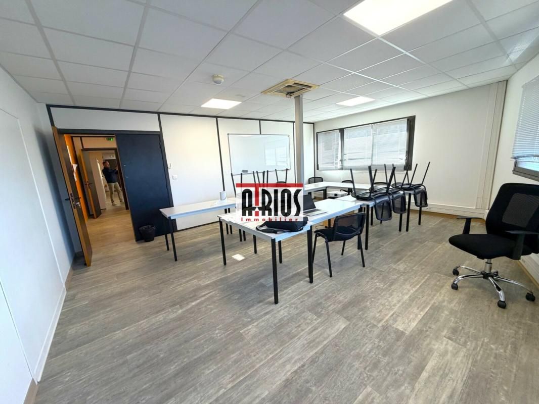 Location bureaux 123 m² non divisibles