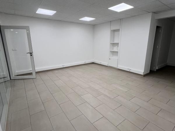 Location bureaux 70 m² non divisibles