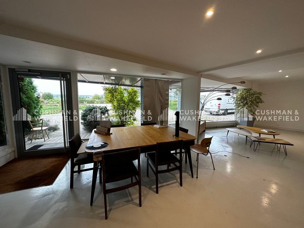 Vente activités 800 m² non divisibles