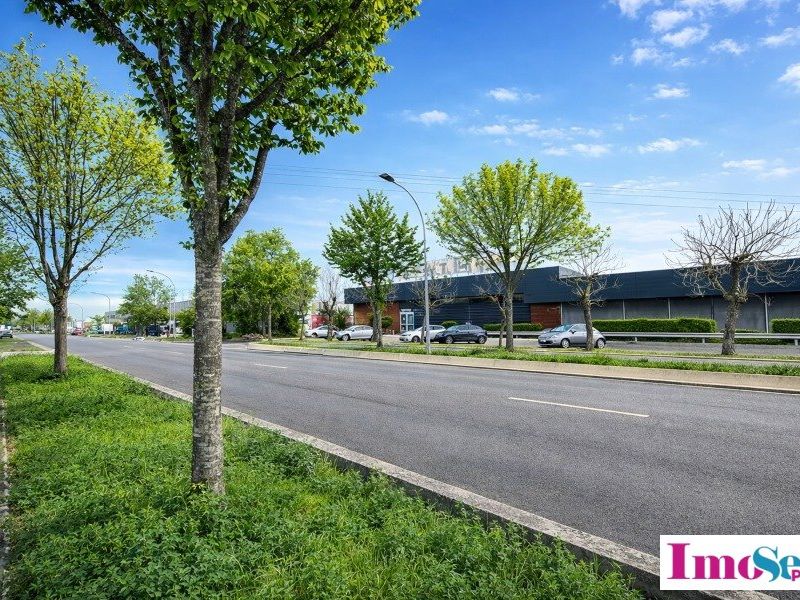 Vente local 3350 m² non divisibles