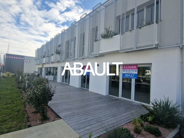 A LOUER LOCAL COMMERCIAL D'ENVIRON 200M² CASTELNAU D'ESTRETEFONDS