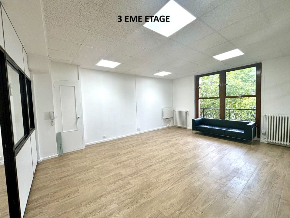Location bureaux 225 m² divisibles à partir de 75 m²