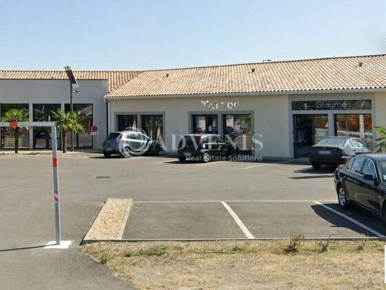 Location local commercial 225 m² divisibles à partir de 89 m²