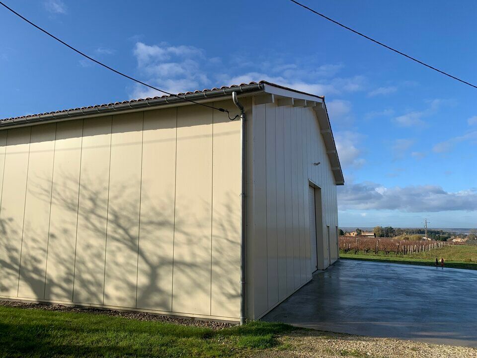 Location local d''activites 385 m² non divisibles