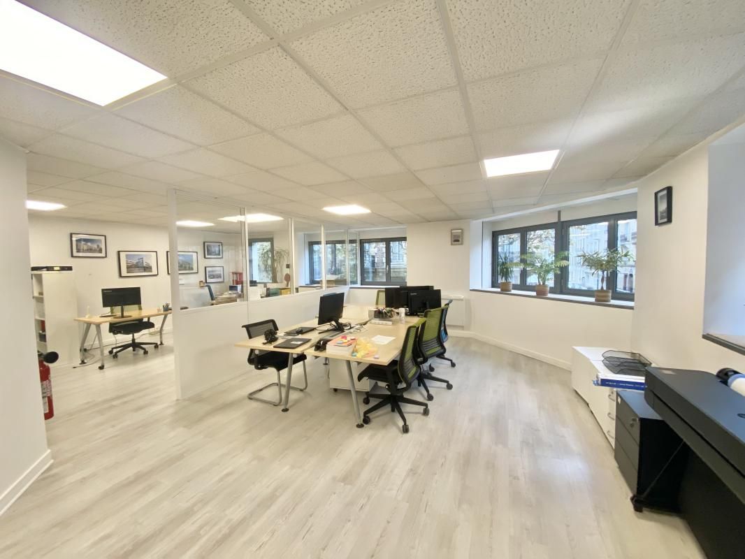 Location bureaux 200 m² divisibles à partir de 84 m²