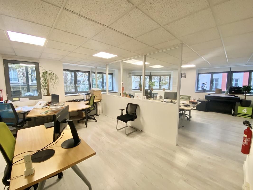 Location bureaux 200 m² divisibles à partir de 84 m²