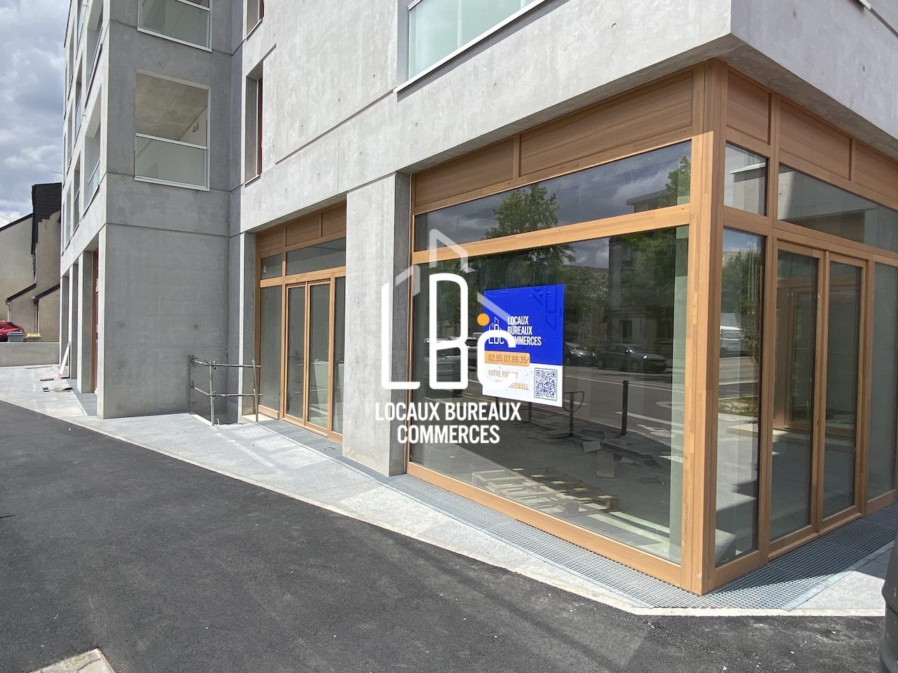 Location local commercial 120.21 m² à Nantes