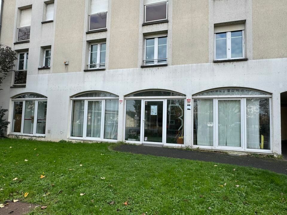 Location local commercial 161 m² non divisibles