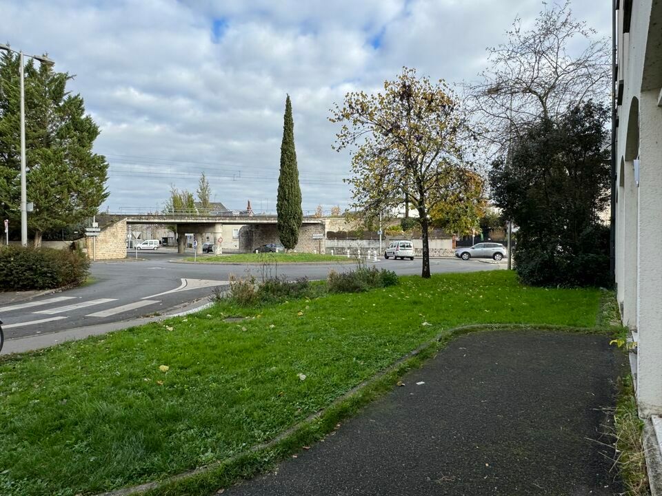 TOURS CENTRE COMMERCE A LOUER 161 M² AVEC PARKINGS PRIVATIFS