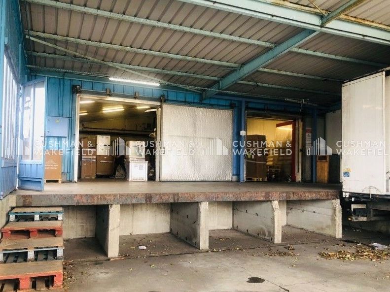 Location activités 900 m² non divisibles