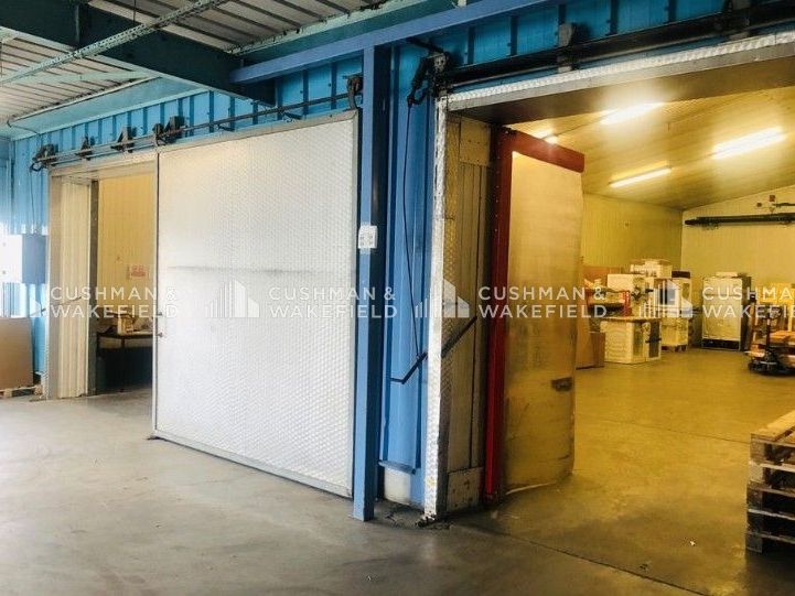 Location activités 900 m² non divisibles