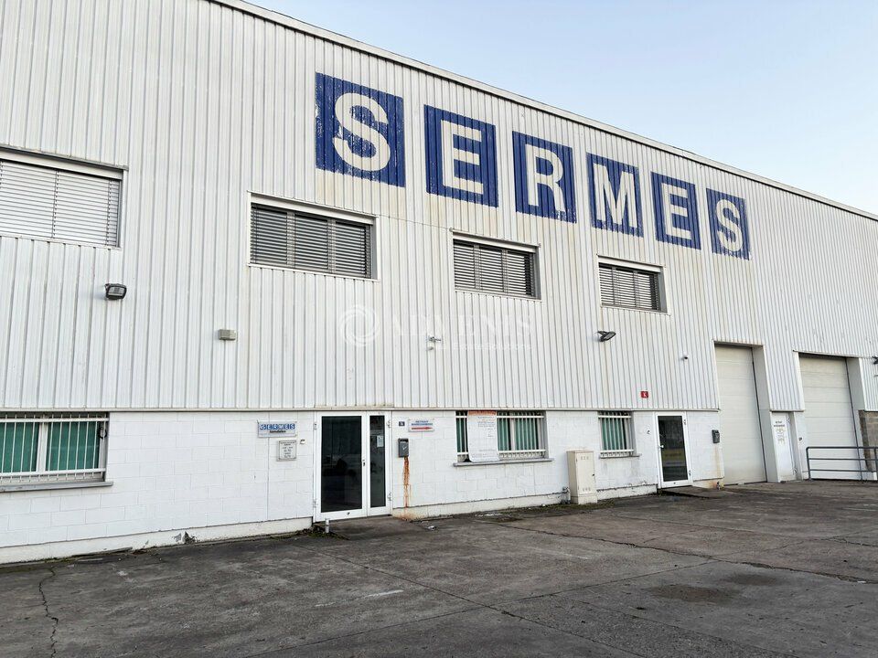 Location entrepot 2251 m² non divisibles