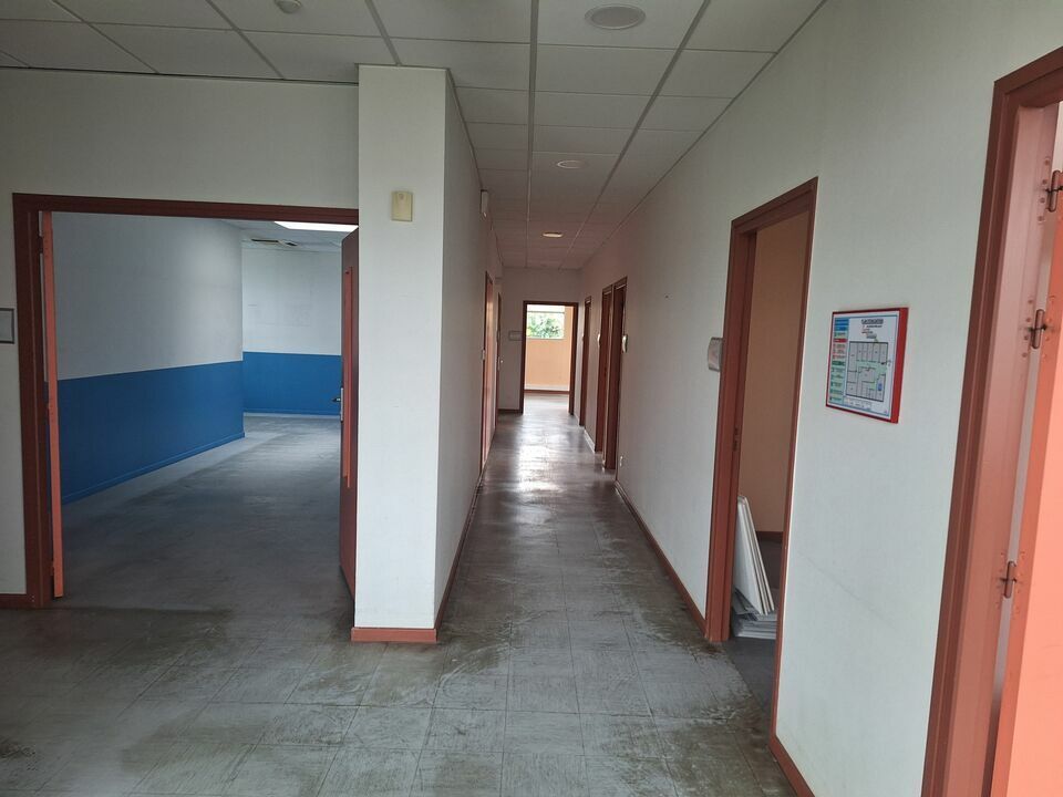 Location bureaux 260 m² non divisibles