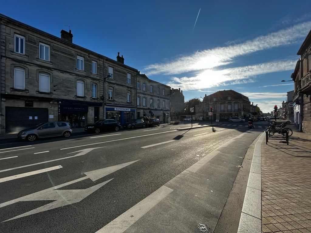 Location local commercial 28 m² non divisibles