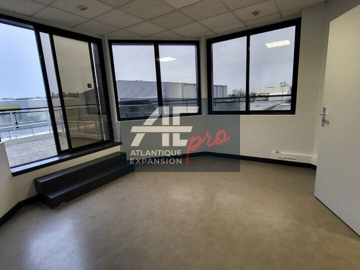Location bureaux 141 m² non divisibles