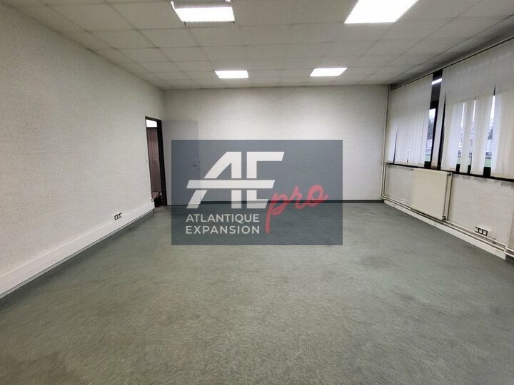 A LOUER BUREAU AVEC TERRASSE 