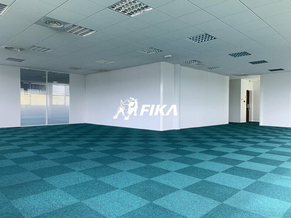 Location bureaux 1233 m² divisibles à partir de 308 m²